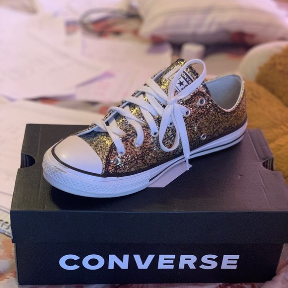 Converses - Picture 9 of 9
